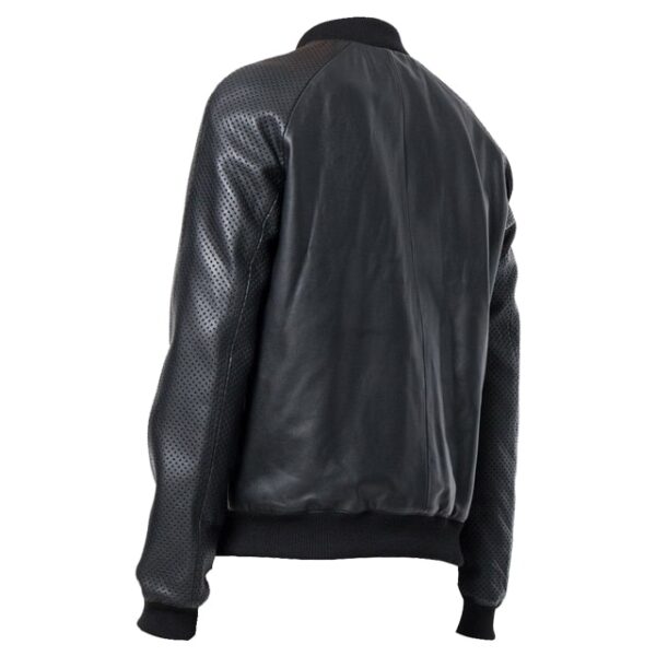 Giubbotto bomber con borchie metalliche di design