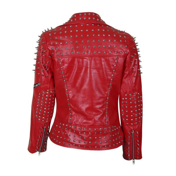 Giacca in pelle con borchie chiodate fatta a mano