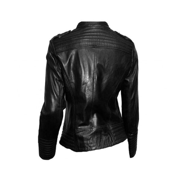 Giacca da donna in pelle di agnello nera ed elegante