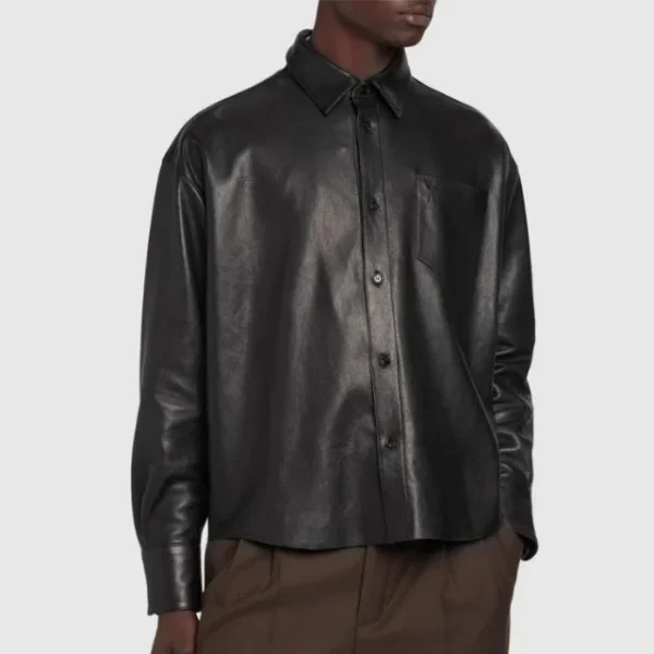 Camicia nera in pelle squadrata da uomo