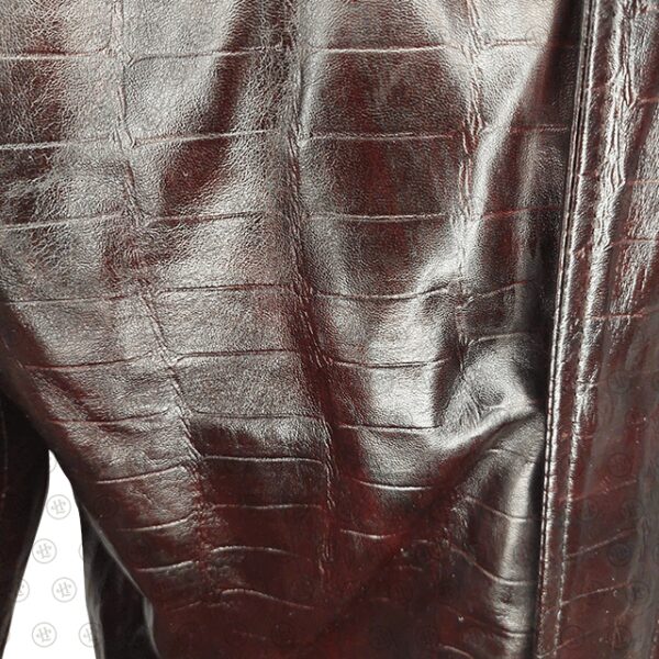 Giacca in similpelle marrone con stampa coccodrillo