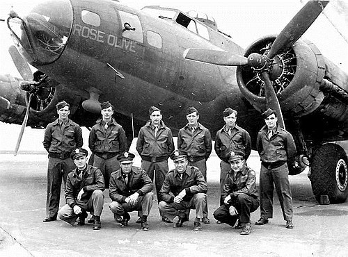 Historia de la auténtica chaqueta bomber militar A2 de piel de borrego