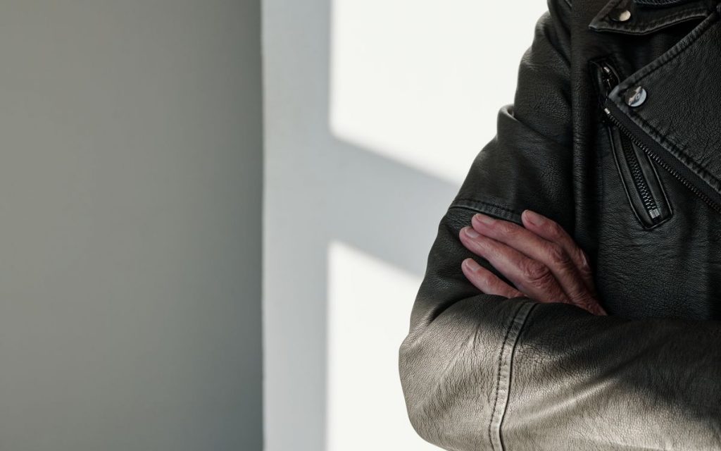 Cómo Cuidar una Chaqueta de Cuero: Guía Completa